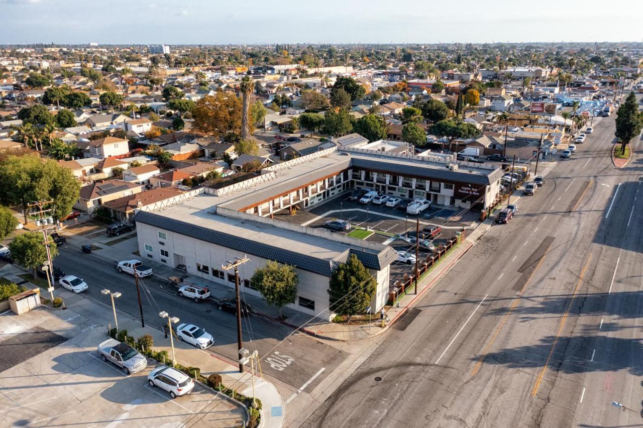 Aspire Inn Studios & Spas Bellflower Bagian luar foto